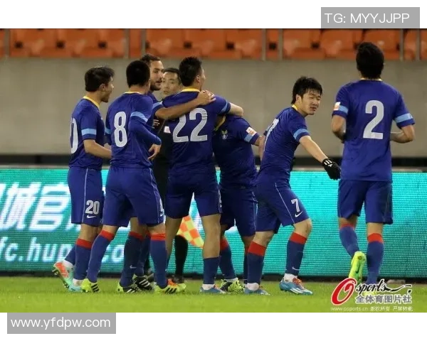 山东鲁能与杭州绿城激战足协杯决胜时刻谁能笑到最后